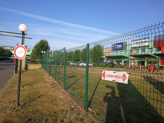 3d V Eğimli Kavisli Bahçe Çiftliği Kaynaklı Tel Ağı Paneli Çit Metal PVC Kaplı