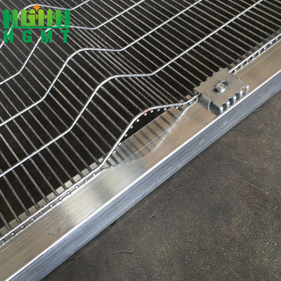 Yeşil toz kaplı metal kaynaklı örgü 358 Ev güvenliği için tırmanma karşıtı çit