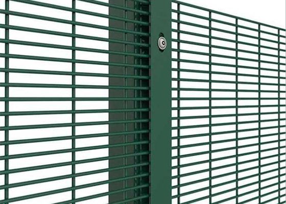 Demiryolu İstasyonu 690N/M2 Dikenli Tel Ağ Çit 2200mm Yükseklik