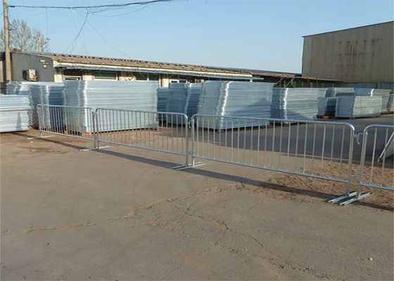 8 8.5 Feet Metal Kalabalık Kontrol Engelleri PVC kaplı yüzey