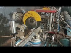 Şeftali postu müşterinin istediği ebatta kesiliyor